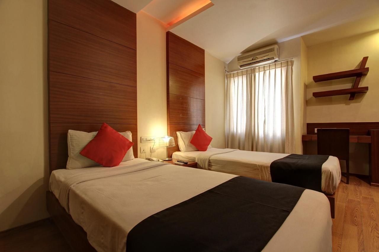 Collection O 29684 Hotel Vikram Palace & Restaurant Dayal Bagh Extérieur photo